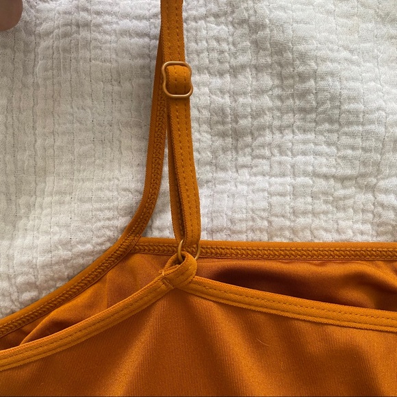 Alo Yoga adjustable tank - Picture 5 of 7